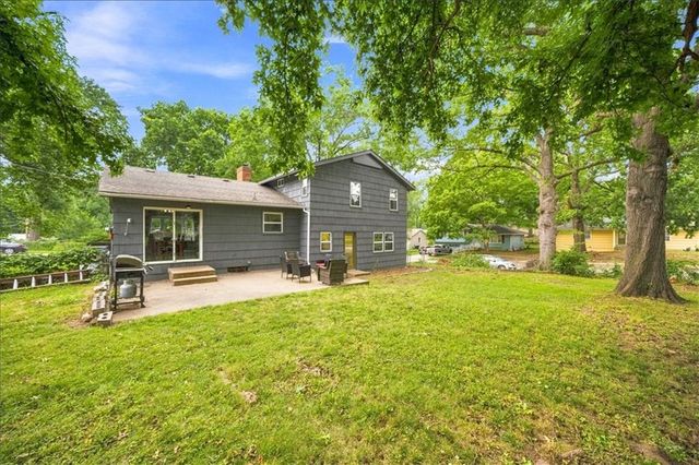 10001 Cambridge Avenue, Kansas City, MO 64134
