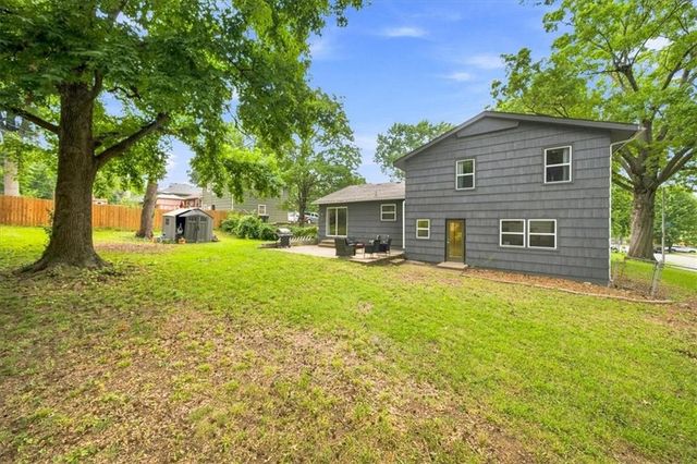 10001 Cambridge Avenue, Kansas City, MO 64134