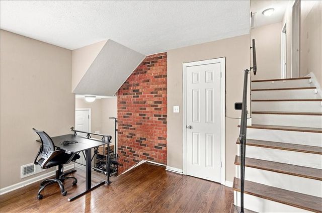 10001 Cambridge Avenue, Kansas City, MO 64134