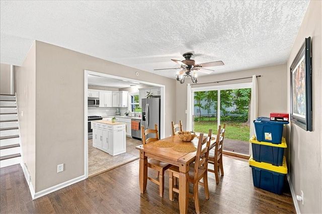 10001 Cambridge Avenue, Kansas City, MO 64134