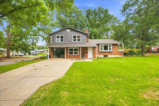 10001 Cambridge Avenue, Kansas City, MO 64134