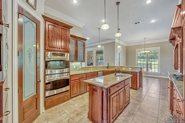 200 Oakland, Longview, TX 75605