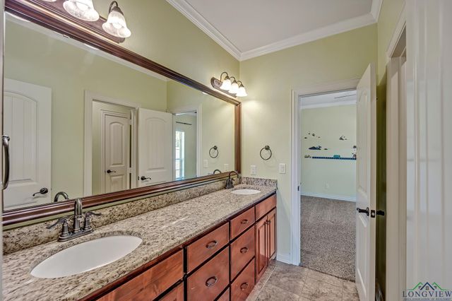 200 Oakland, Longview, TX 75605
