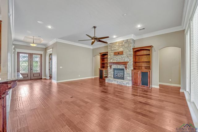 200 Oakland, Longview, TX 75605