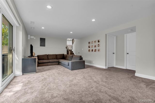 6736 Timber Ridge Drive, Bloomfield Hills, MI 48301