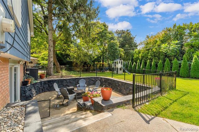 6736 Timber Ridge Drive, Bloomfield Hills, MI 48301