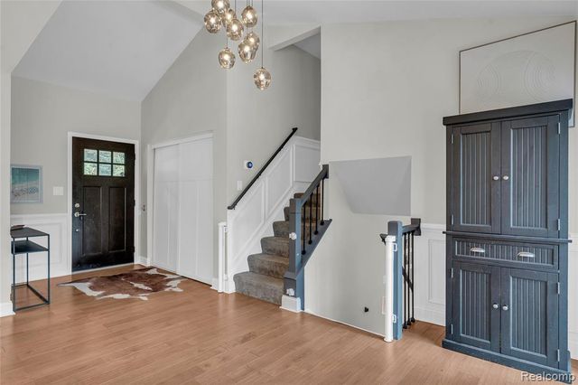 6736 Timber Ridge Drive, Bloomfield Hills, MI 48301