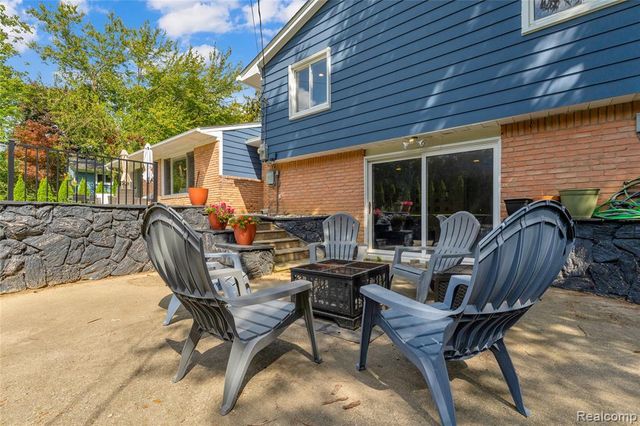 6736 Timber Ridge Drive, Bloomfield Hills, MI 48301