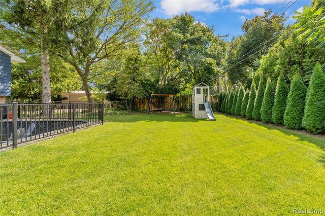 6736 Timber Ridge Drive, Bloomfield Hills, MI 48301