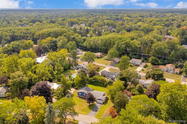 6736 Timber Ridge Drive, Bloomfield Hills, MI 48301