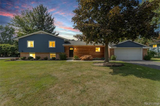 6736 Timber Ridge Drive, Bloomfield Hills, MI 48301