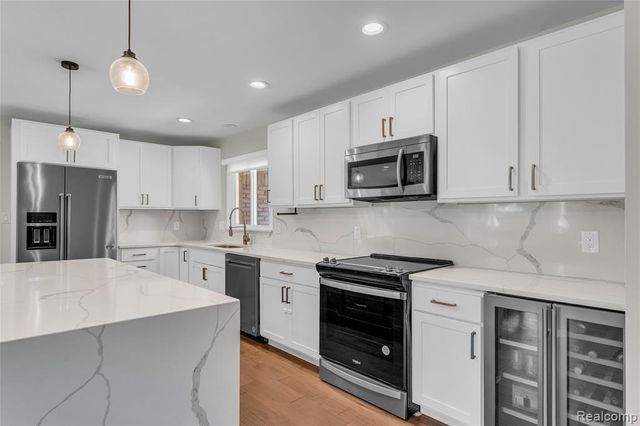 6736 Timber Ridge Drive, Bloomfield Hills, MI 48301