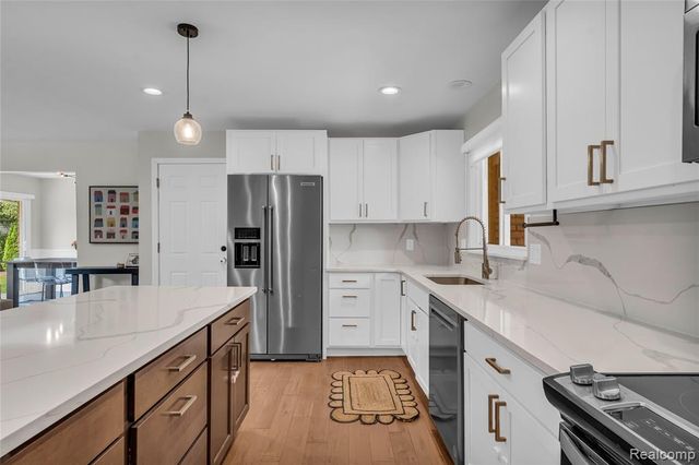 6736 Timber Ridge Drive, Bloomfield Hills, MI 48301