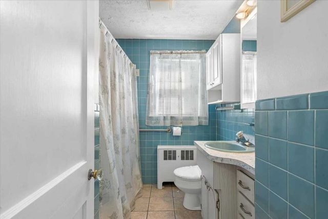 6 Adelle Circuit, Worcester, MA 01607