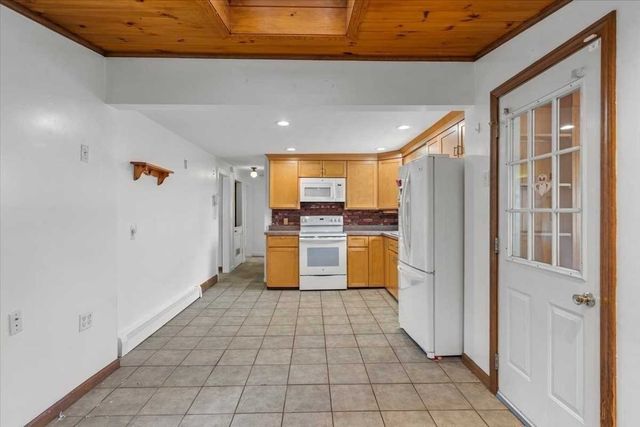 6 Adelle Circuit, Worcester, MA 01607