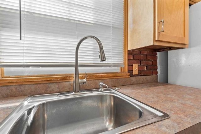 6 Adelle Circuit, Worcester, MA 01607