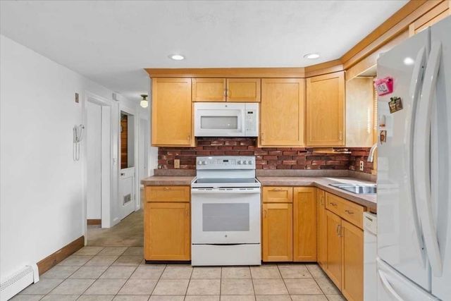 6 Adelle Circuit, Worcester, MA 01607