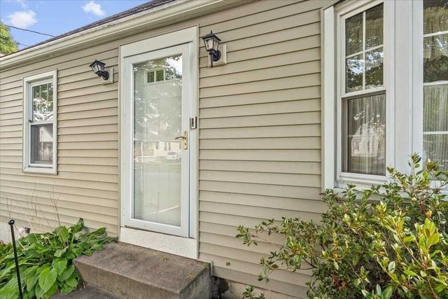 6 Adelle Circuit, Worcester, MA 01607
