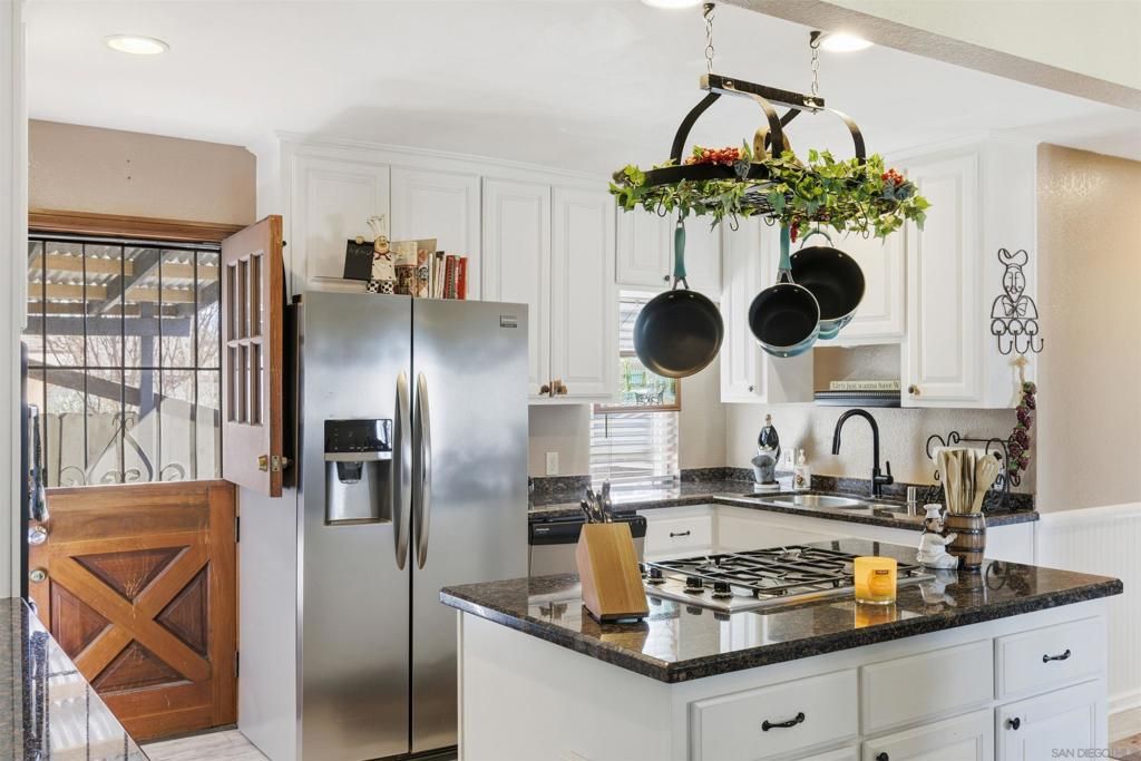 1178 Eucalyptus Dr, El Cajon, CA 92020