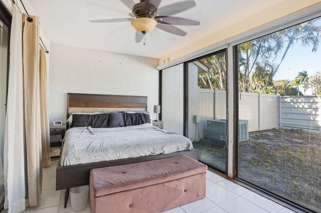 21547 Altamira Avenue, Boca Raton, FL 33433