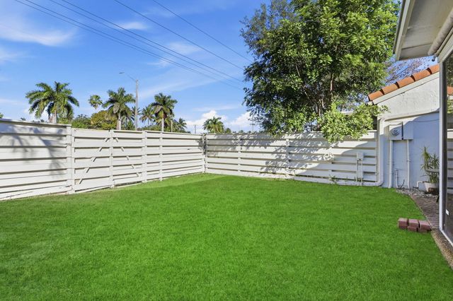 21547 Altamira Avenue, Boca Raton, FL 33433