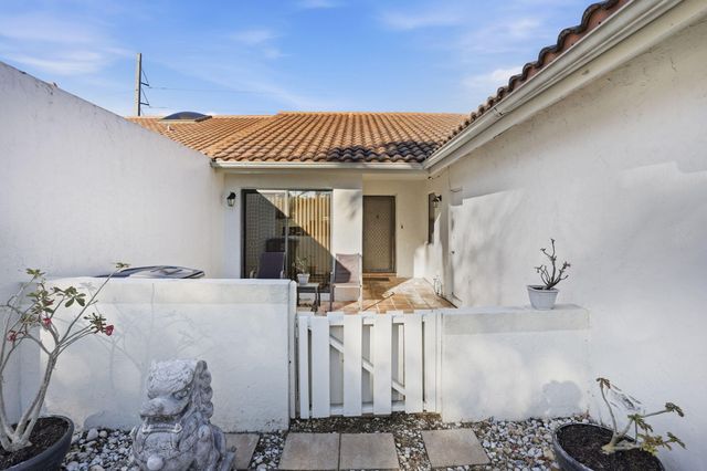 21547 Altamira Avenue, Boca Raton, FL 33433