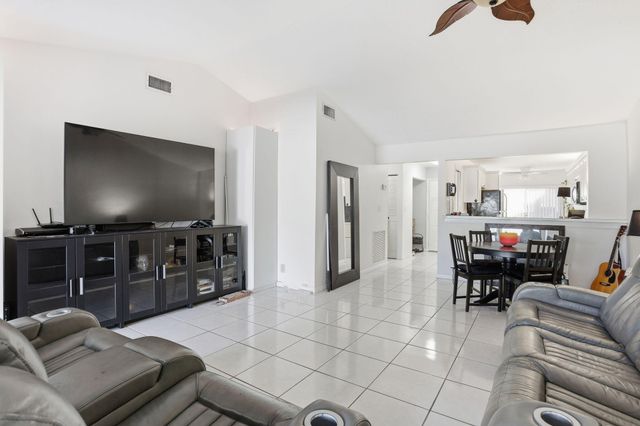 21547 Altamira Avenue, Boca Raton, FL 33433