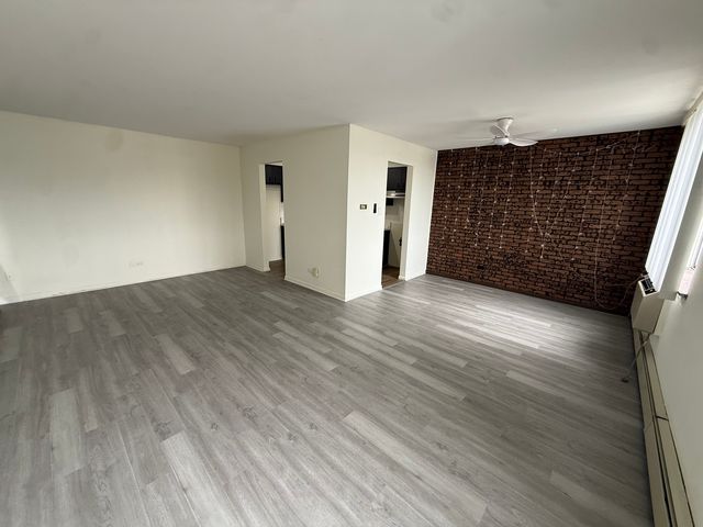 9720 S Pulaski Road 308, Oak Lawn, IL 60453