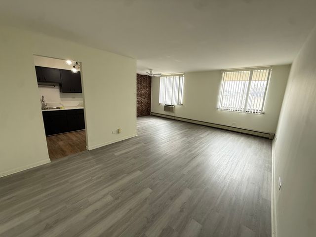 9720 S Pulaski Road 308, Oak Lawn, IL 60453
