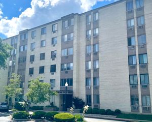 9720 S Pulaski Road 308, Oak Lawn, IL 60453