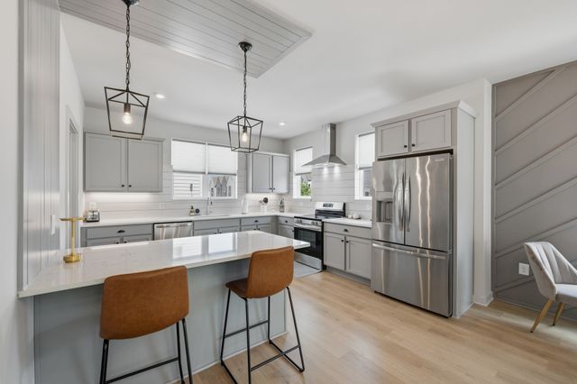356 E Village Ln, Nashville, TN 37216