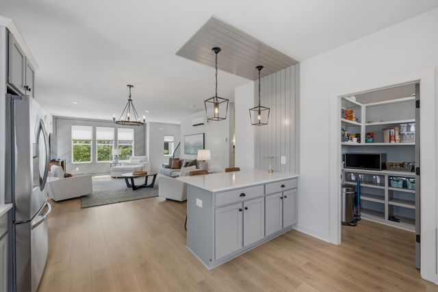 356 E Village Ln, Nashville, TN 37216