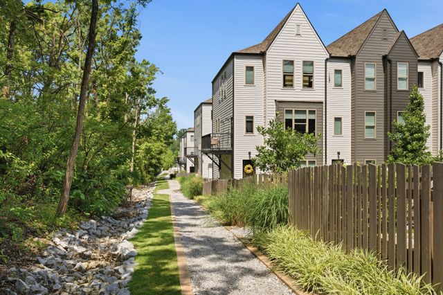 356 E Village Ln, Nashville, TN 37216