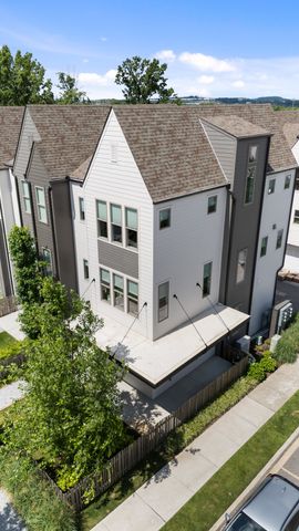 356 E Village Ln, Nashville, TN 37216