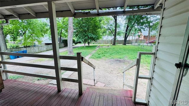 1625 Gallaher Avenue, St Charles, MO 63301