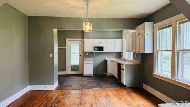 1625 Gallaher Avenue, St Charles, MO 63301