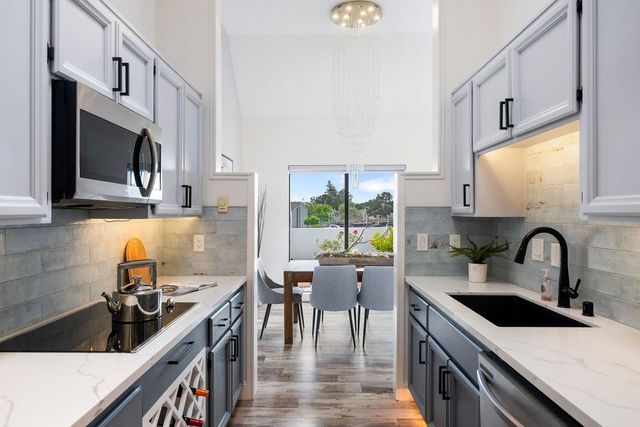 702 Portofino Lane, Foster City, CA 94404