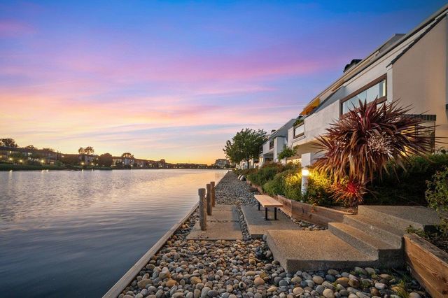 702 Portofino Lane, Foster City, CA 94404