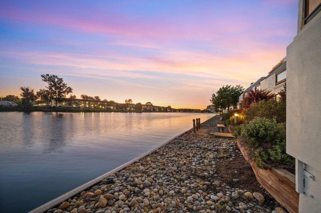 702 Portofino Lane, Foster City, CA 94404