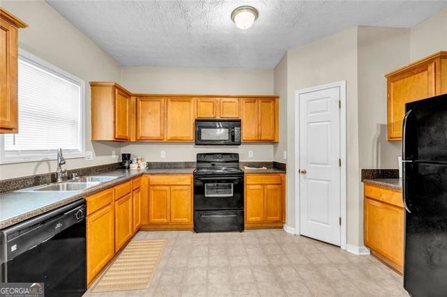 1246 Adcox Square, Stone Mountain, GA 30088