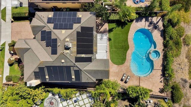 9846 Falcon Bluff St, San Diego, CA 92127