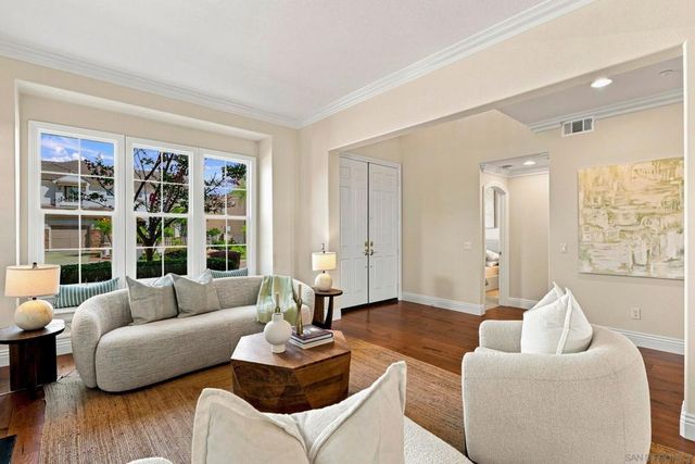 9846 Falcon Bluff St, San Diego, CA 92127
