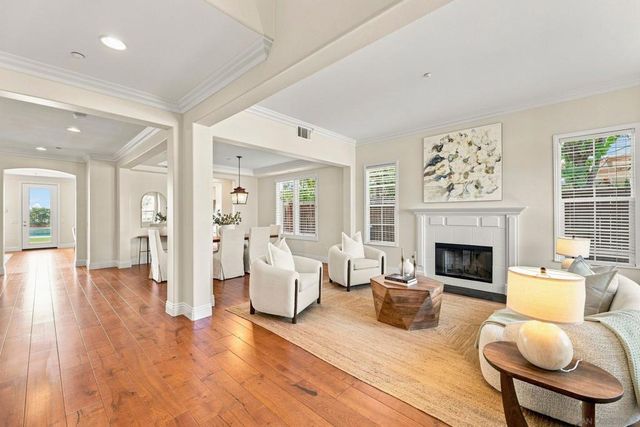 9846 Falcon Bluff St, San Diego, CA 92127