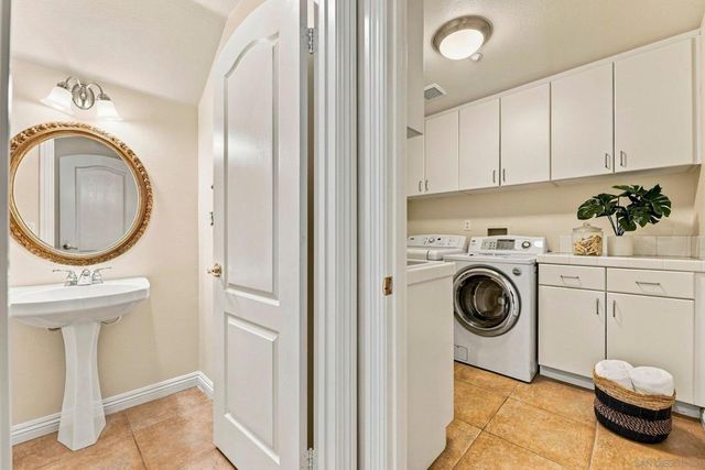 9846 Falcon Bluff St, San Diego, CA 92127