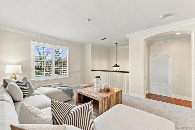 9846 Falcon Bluff St, San Diego, CA 92127