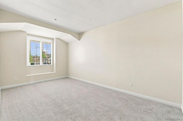 9846 Falcon Bluff St, San Diego, CA 92127