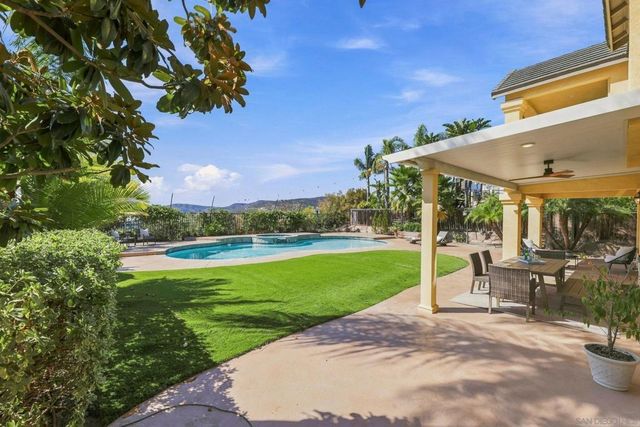9846 Falcon Bluff St, San Diego, CA 92127