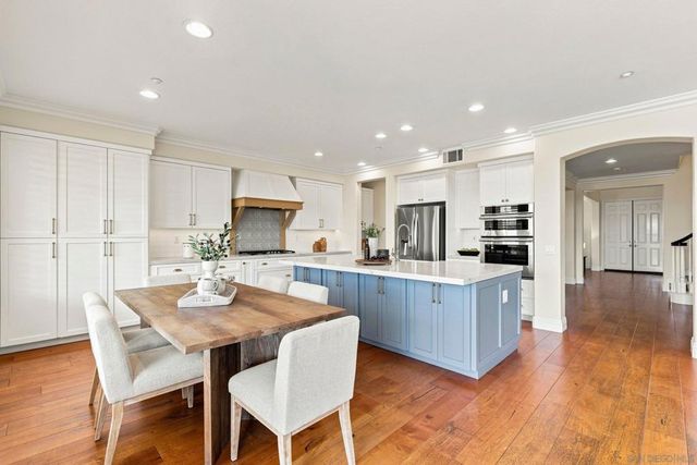 9846 Falcon Bluff St, San Diego, CA 92127