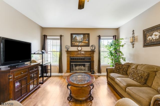 6 Snead Ct, Mount Olive Twp., NJ 07836