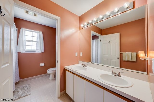 6 Snead Ct, Mount Olive Twp., NJ 07836